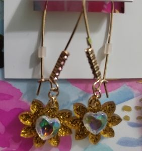 Betsy Johnson Daisy Heart Earring